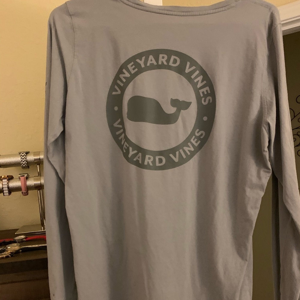 Women’s  Vineyard Vines MEDIUM sold as set of 3